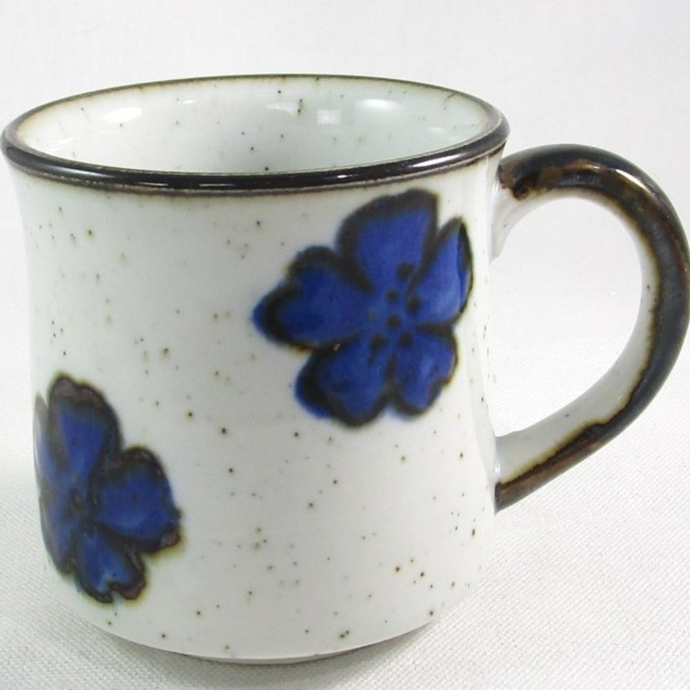 Unmarked Pottery Mug, Big Blue Flowers, Glazed, Textured, Excellent Condition!!